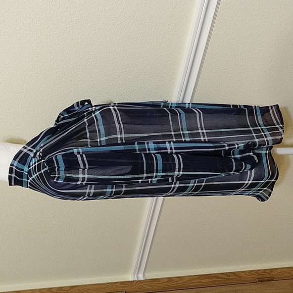 ❗SOLD❗New York & Company Sheer Blouse - Picture 2 of 9